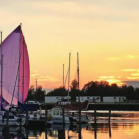 Ferienhaus Am Yachthafen In Peenemünde
