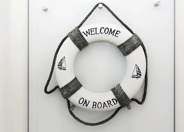 Am Yachthafen In Peenemünde